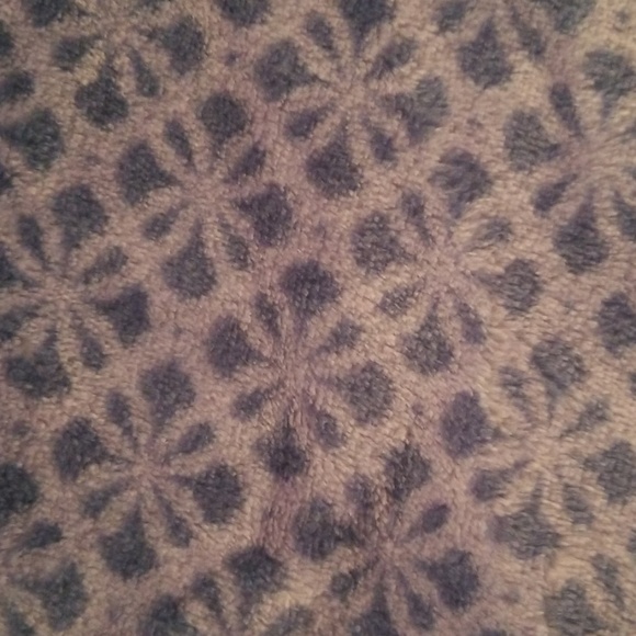 Robe - Picture 2 of 5